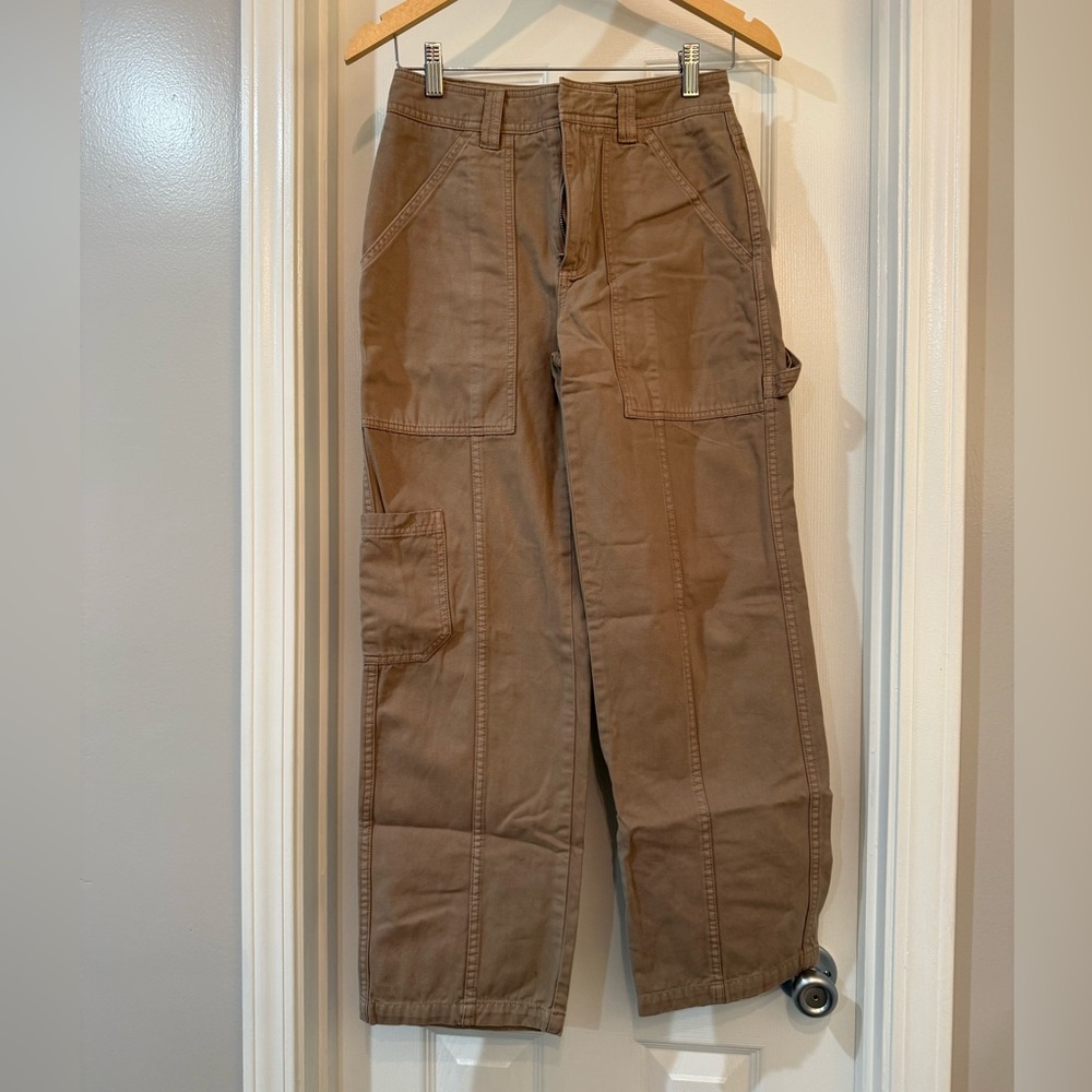Women’s Aritzia brown Cargo Pants